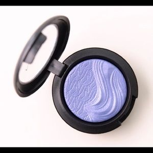 MAC LE blue orbit extra dimension eyeshadow